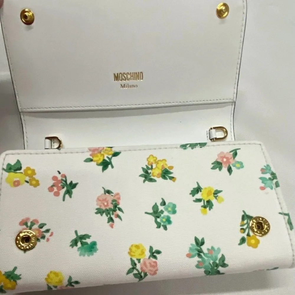 ❌Sold ❌NWT-MOSCHINO Couture Jeremy Scott Teddy Bear Wallet on chain. - Picture 6 of 13